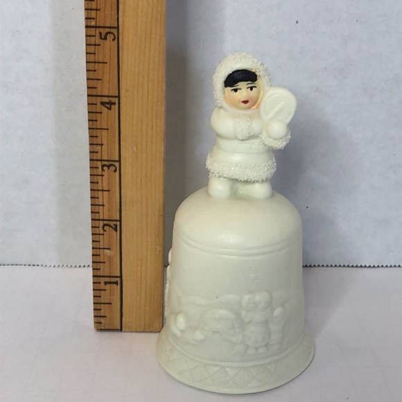 Vintage Arctic Kids Alaska Inuit Native Holiday Christmas Bisque Porcelain Bell - Picture 7 of 7